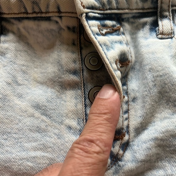 Altar’d State Green Button Fly Raw Hem Cotton Blend Shorts Size 28/7 (E5) - Picture 2 of 4